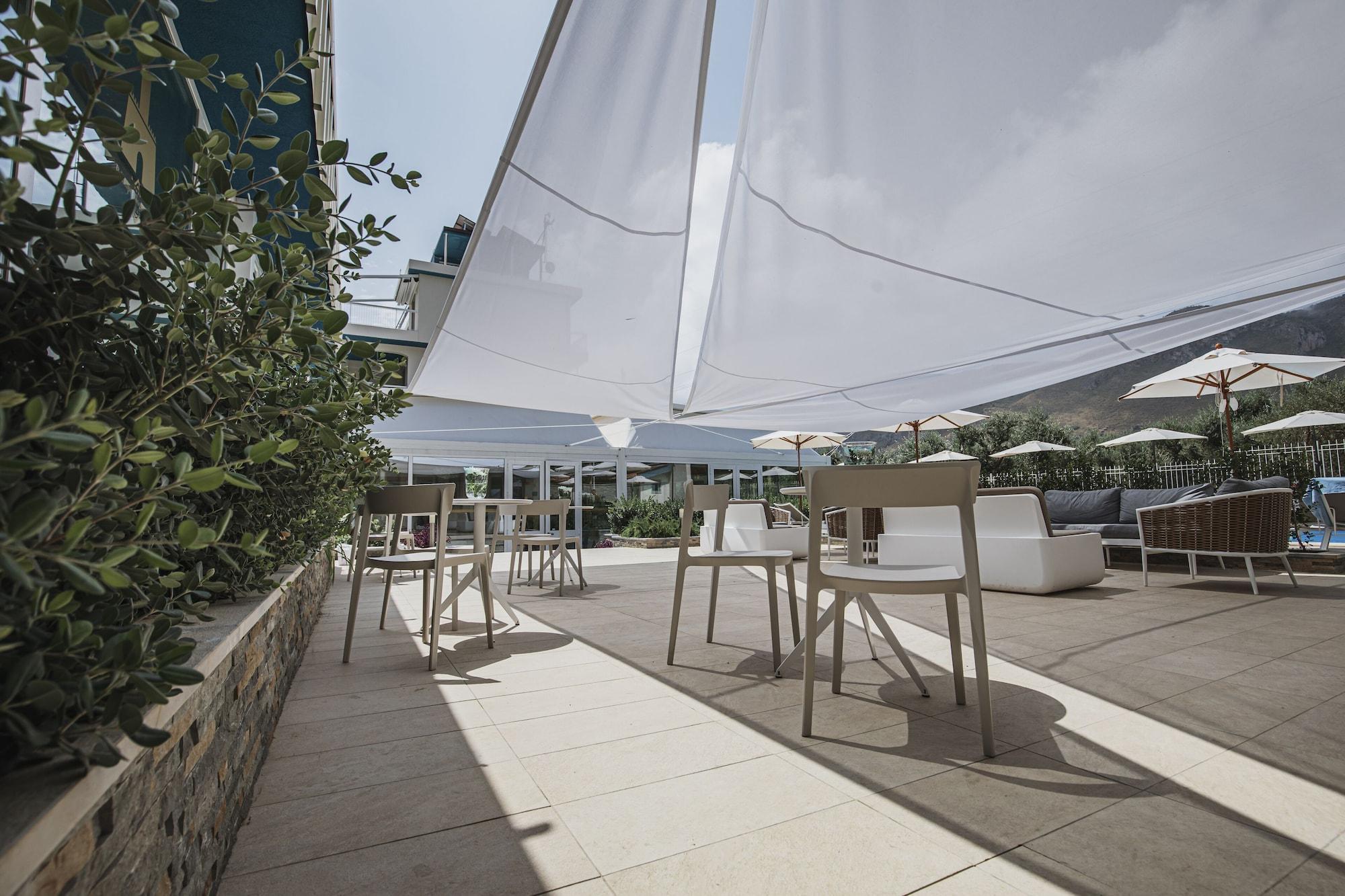 Principe Alogna Hotel & Spa Altavilla Milicia Buitenkant foto